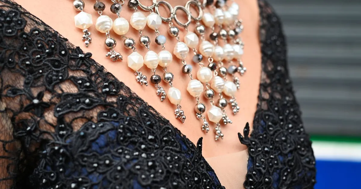 アパレルからラグジュアリーへの転換イメージ