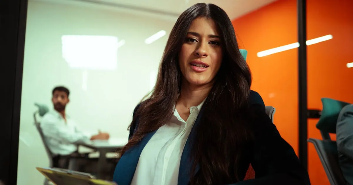 効率的に転職活動を進める女性