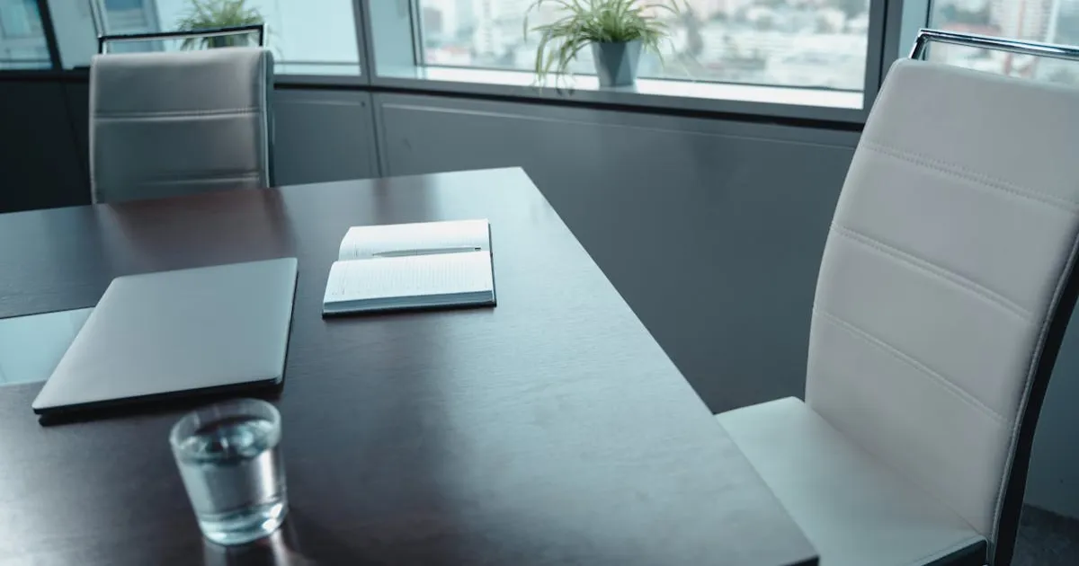 高層ビルの役員会議室